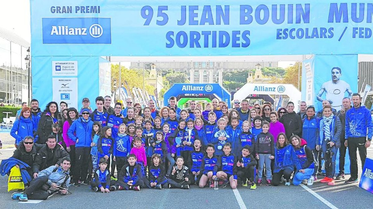 Representació de l’AE Xafatolls que va participar ahir a la mítica Jean Bouin de Barcelona.