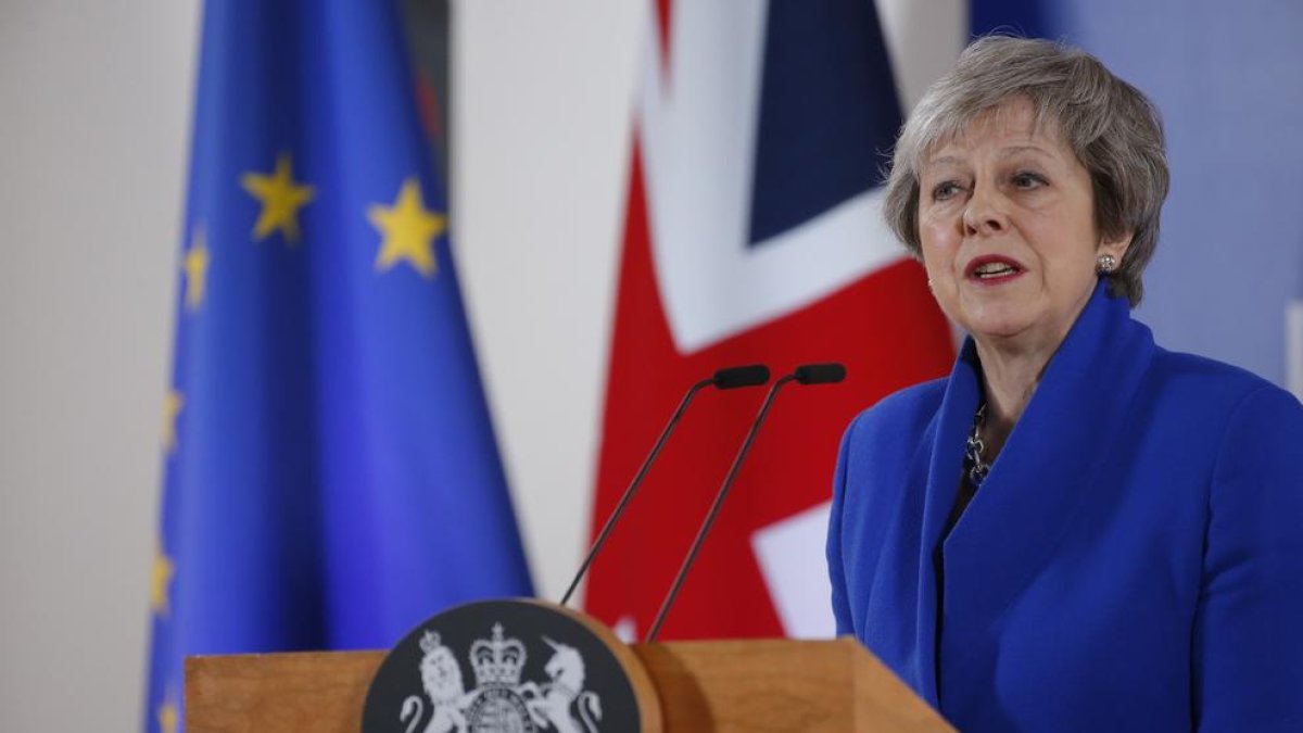 La primera ministra britànica, Theresa May, ahir a Brussel·les.