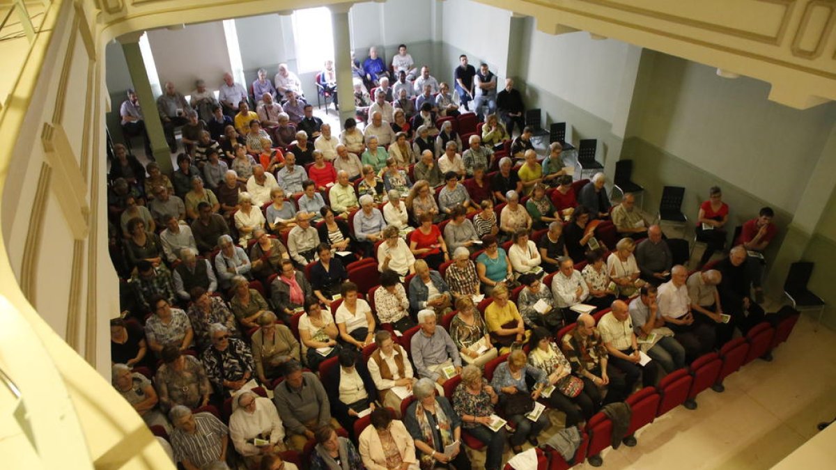 Más de 220 personas reflexionan sobre el mundo parroquial en la Asamblea Diocesana del obispado de Lleida