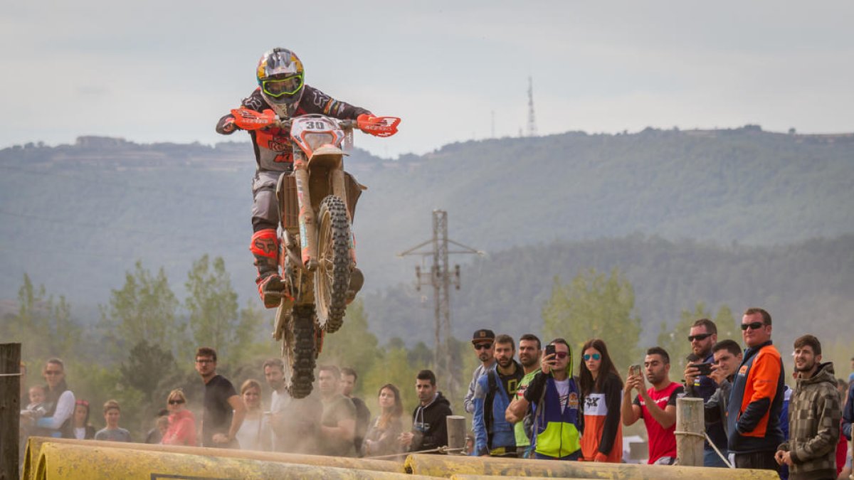 Numeroso público se dio cita ayer para ver la segunda jornada de las World Enduro Super Series en Solsona.