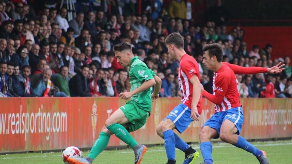 El Cornellà seguirá en Segunda B después de perder en Gijón.