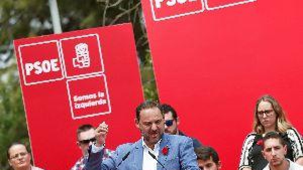 El PSOE descarta negociar la moción de censura