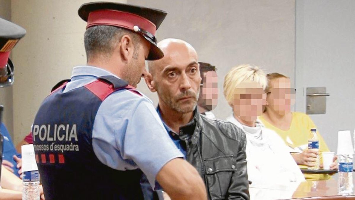 L'acusat, Jordi Lanuza, ahir a l'acabar la primera sessió del judici
