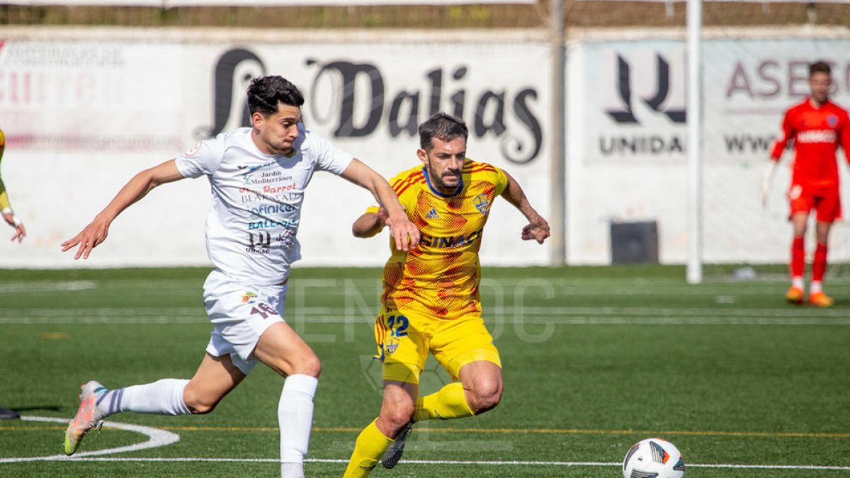 Oscar Rubio jugador del Lleida en una acció del partit d'ahir