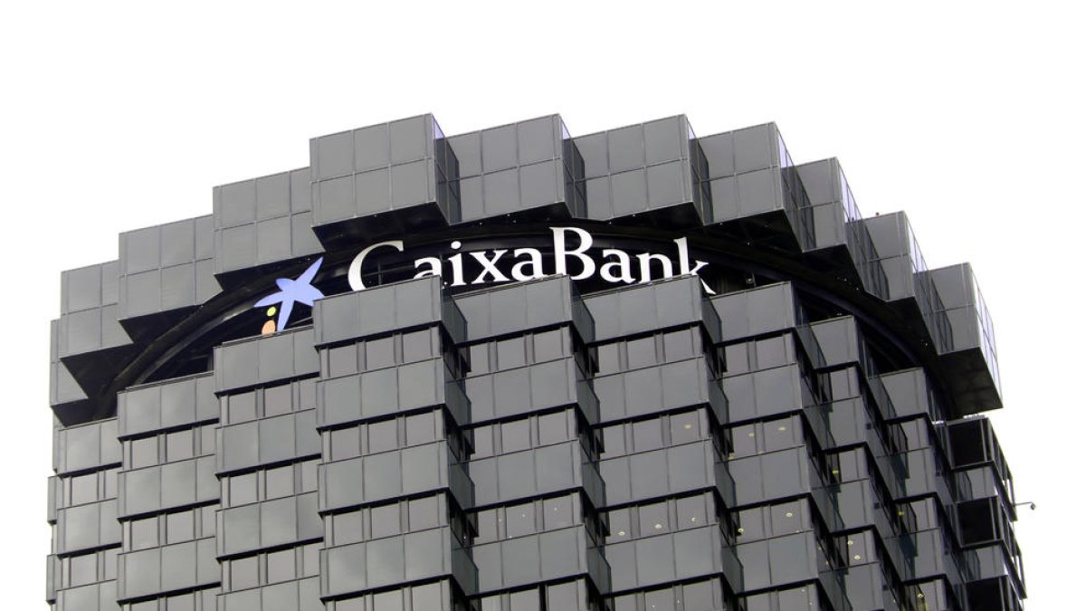 CaixaBank porta la seu a València i Gas Natural aposta per Madrid