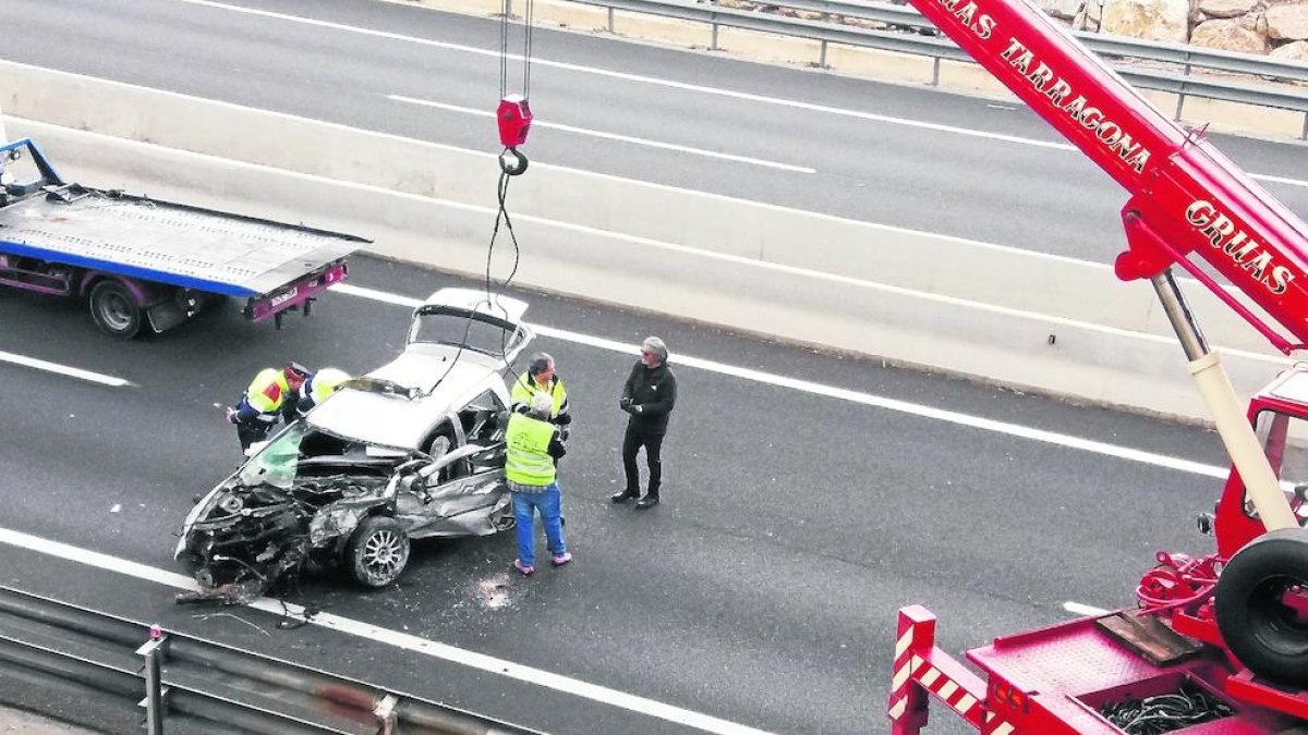 Vista de l’accident del passat 3 de febrer en el qual van morir dos joves lleidatanes a Tarragona.