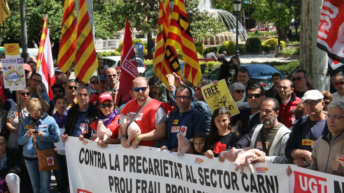 Protesta de CCOO l’1 de maig a Lleida contra les anomenades falses cooperatives.