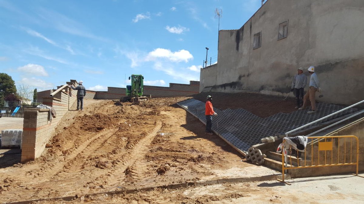 Las obras que se llevan a cabo en el centro de Puigverd.