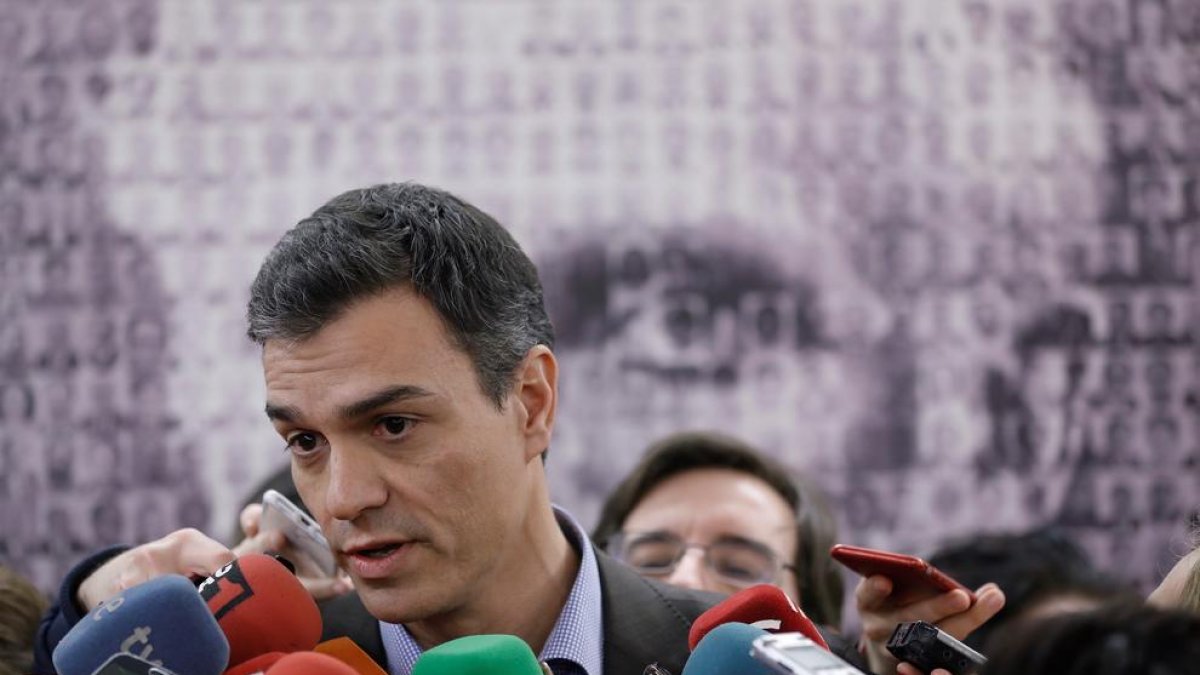 El líder del PSOE, Pedro Sánchez, en declaracions als mitjans.