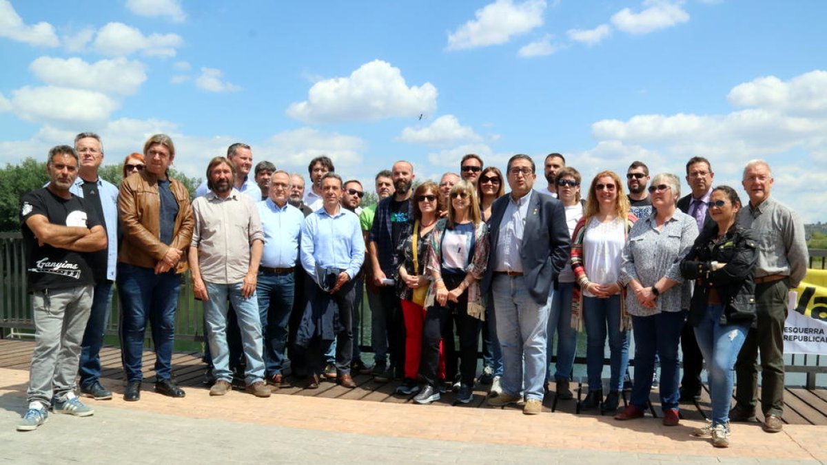 Els alcaldes i regidors del Segrià i la Ribera d’Ebre que s’oposen a l’abocador de Riba-roja.