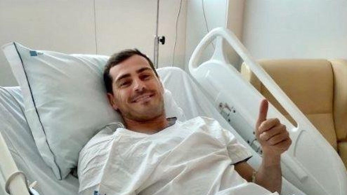 Casillas passa la seua primera nit a l'hospital estable