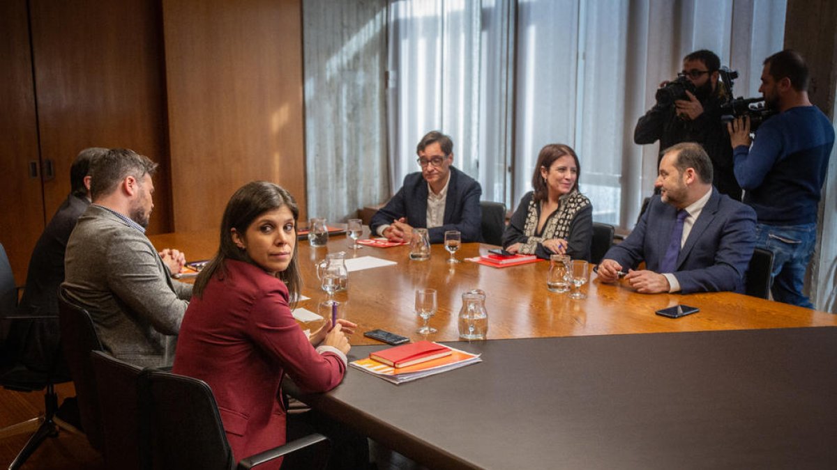 Imagen de la reunión mantenida el 10 de diciembre por los negociadores de ERC y del PSOE en Barcelona.