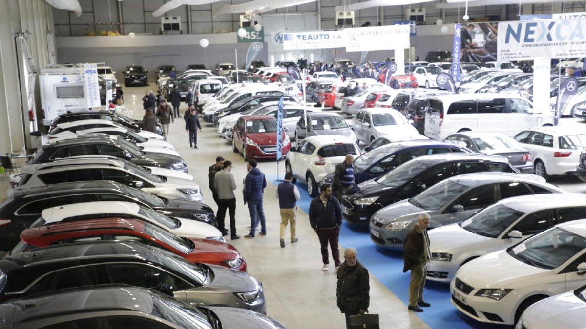 El salón automovilístico cuenta con casi 6.000 metros cuadrados de expositores en los Camps Elisis. 