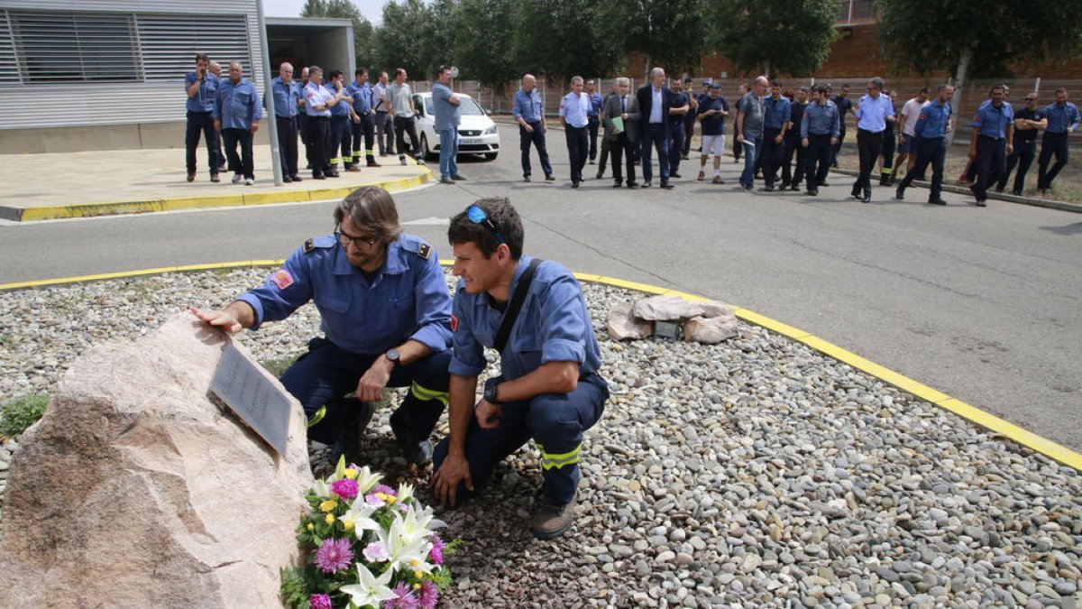 Homenaje a los cinco bomberos fallecidos en Horta a la espera de juicio