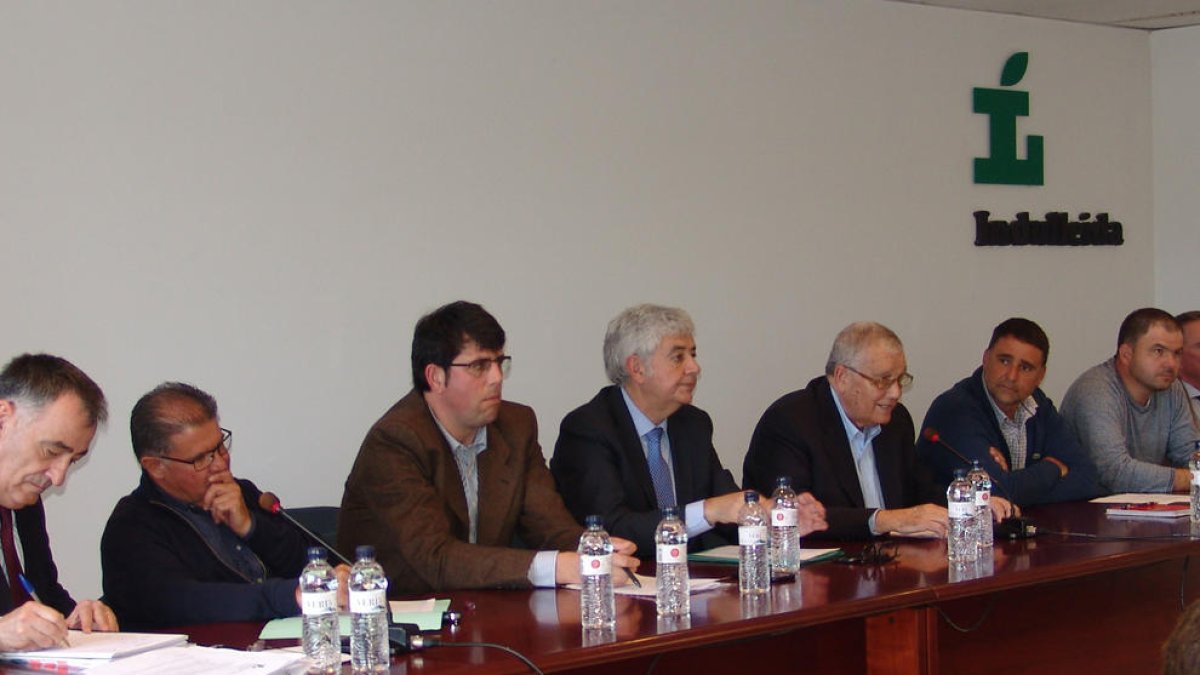 Imatge de la reunió de la Junta General d'Indulleida.