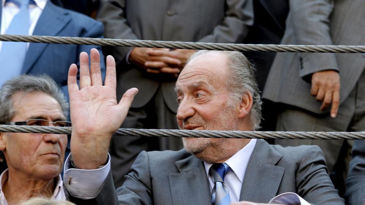 Imagen de archivo del rey Juan carlos, en una plaza de toros.