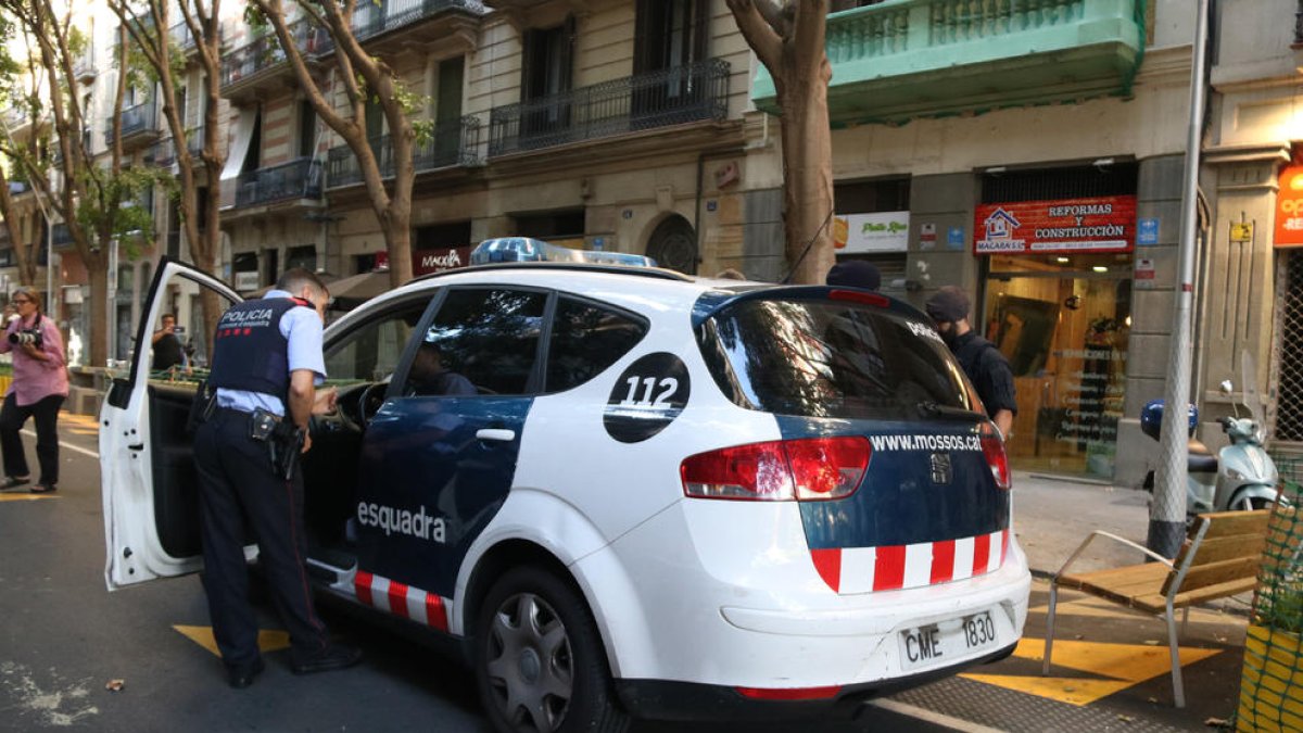 Los Mossos liberaron a la mujer retenida por su expareja.