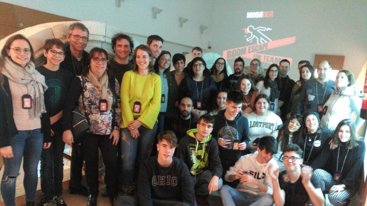 Imatge dels participants en l’‘escape room’.