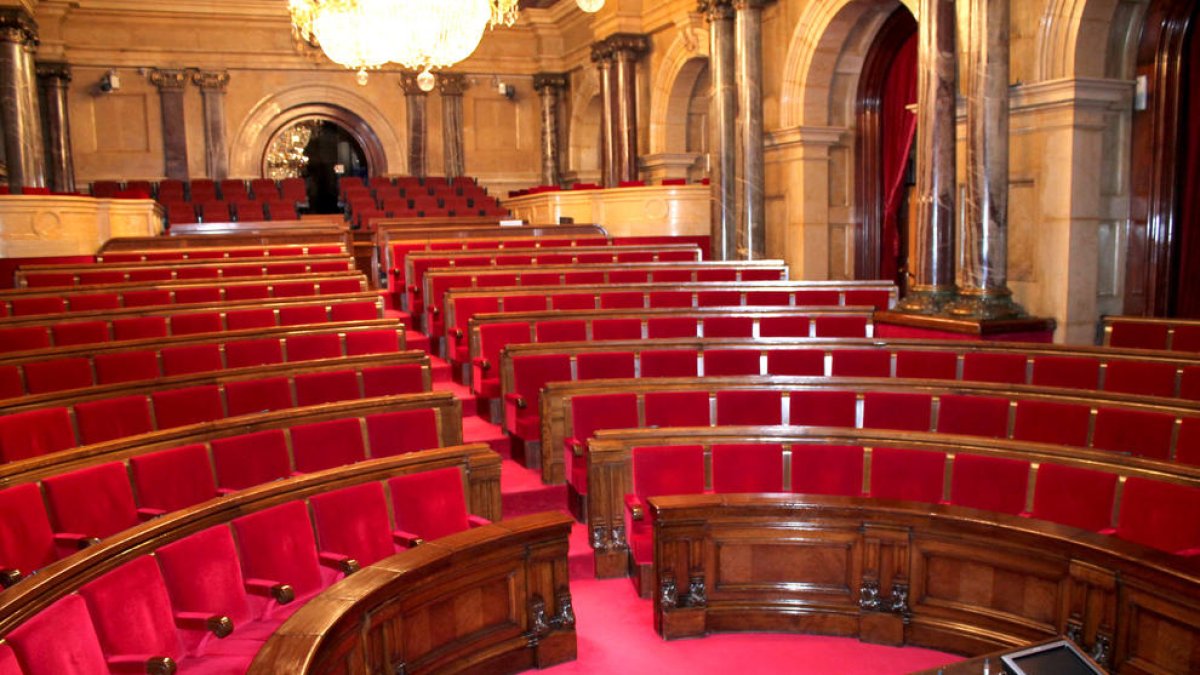 El Parlament té 135 escons, dels quals 15 són escollits per la circumscripció de Lleida.