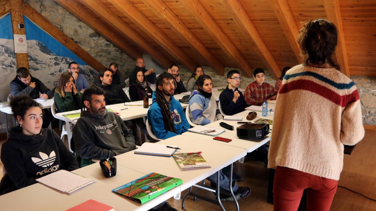 La primera clase de la Escuela de Pastores.