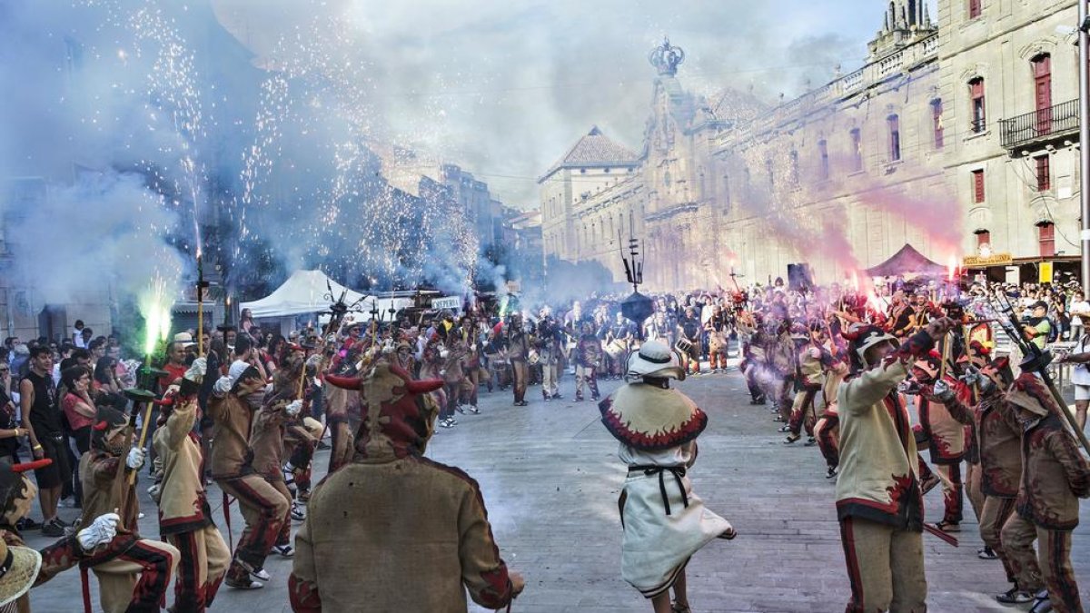 El Aquelarre y la Universitat de Cervera, una fiesta y un equipamiento que son capitales en la programación cultural de la ciudad.