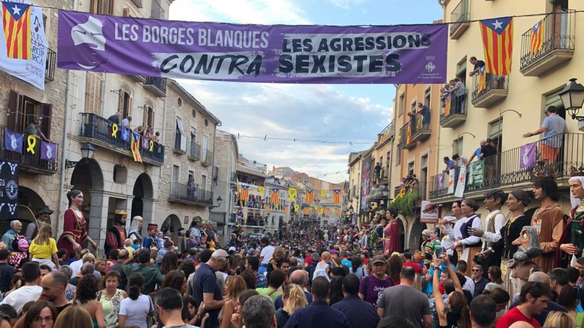 Multitud de personas asistieron a los actos de las fiestas mayores de Les Borges Blanques el año pasado. 