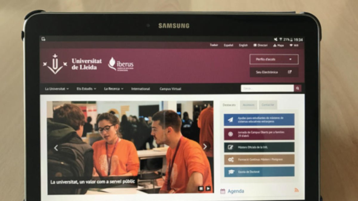 La Universitat de Lleida cede ordenadores y tabletas a estudiantes para seguir la docencia virtual durante el confinamiento
