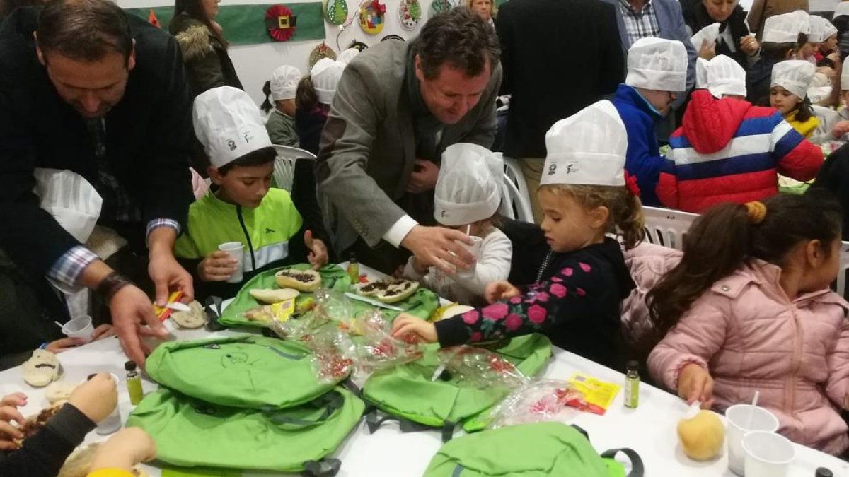 Campaña de promoción de consumo de aceite entre niños con “desayunos saludables” en Andalucía.