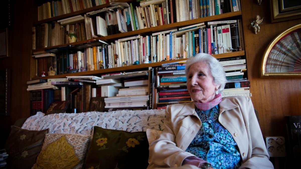 La escritora leridana Rosa Fabregat, autora de poesía y narrativa.