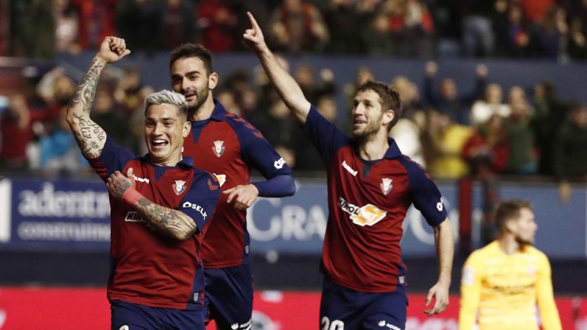 Chimy Ávila celebra el gol con el que dio el empate al Osasuna.