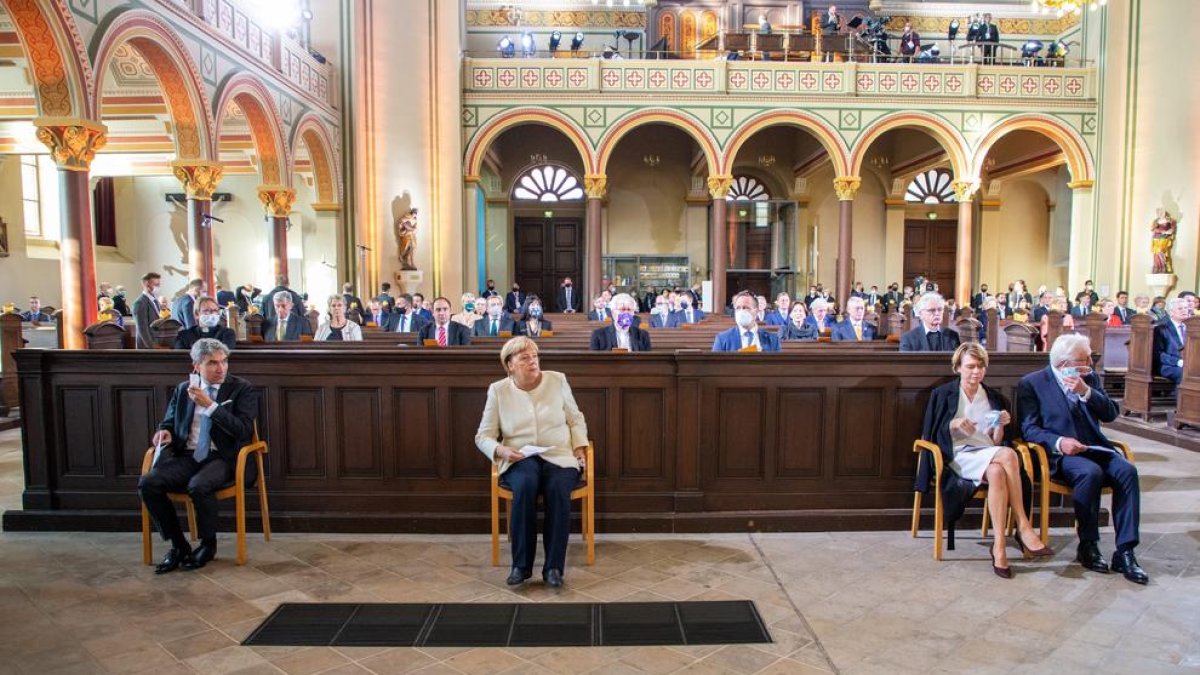 Merkel, en l’acte pels 30 anys de la unitat germànica, ahir.