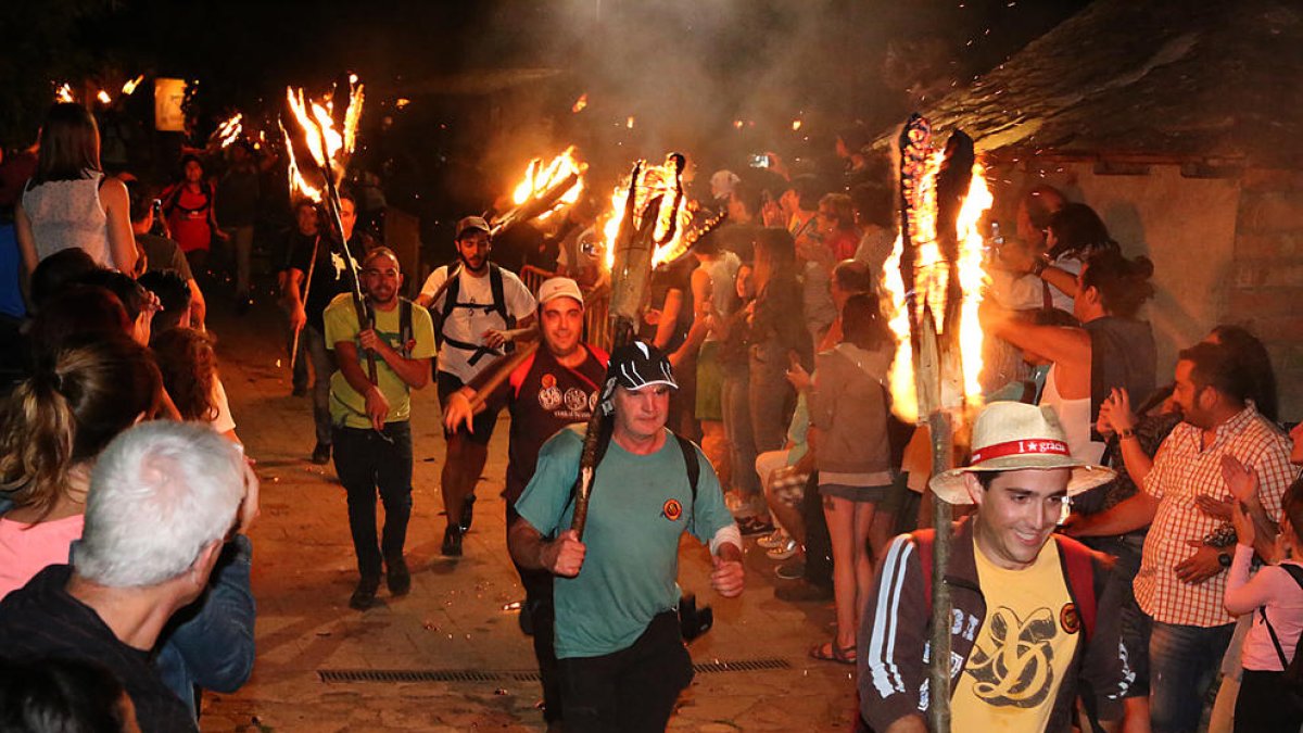 Imagen de archivo del descenso de las fallas de Boí. 