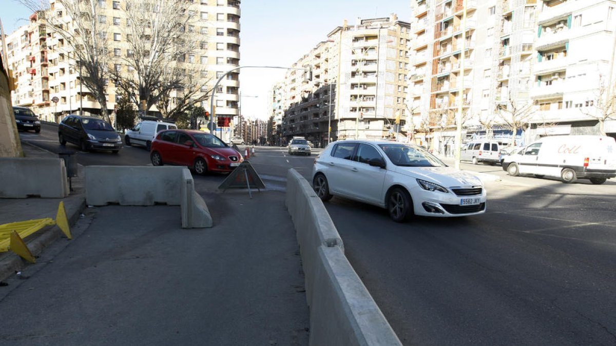 Critiquen que una tanca dificulta la circulació en un accés a Gardeny