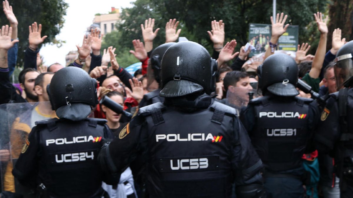 Imatge de l’actuació policial l’1 d’octubre del 2017 a Barcelona.