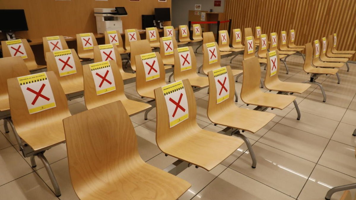 Durante el confinamiento, los profesionales sanitarios instaron a la población a quedarse en casa.