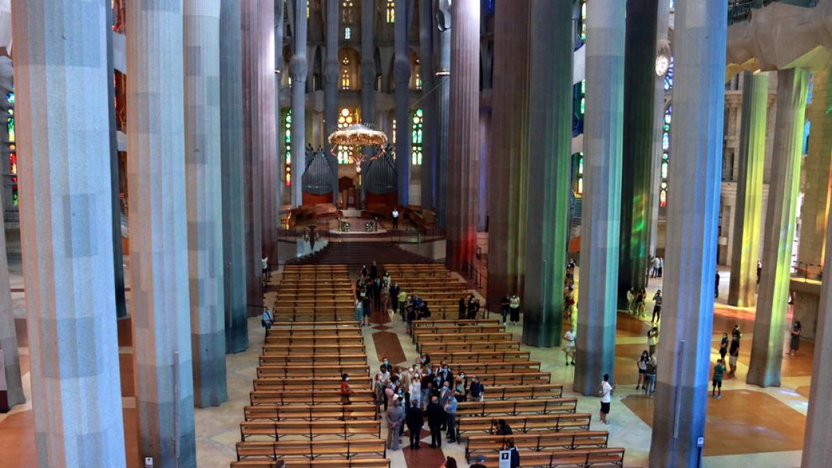 La Sagrada Família obre les portes als sanitaris
