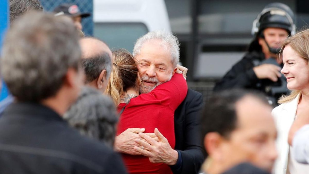 Imagen del expresidente brasileño tras salir el viernes de la cárcel.