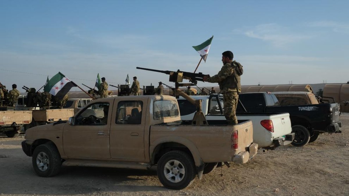 Les milícies kurdes i les forces turques s’enfronten a la zona fronterera.