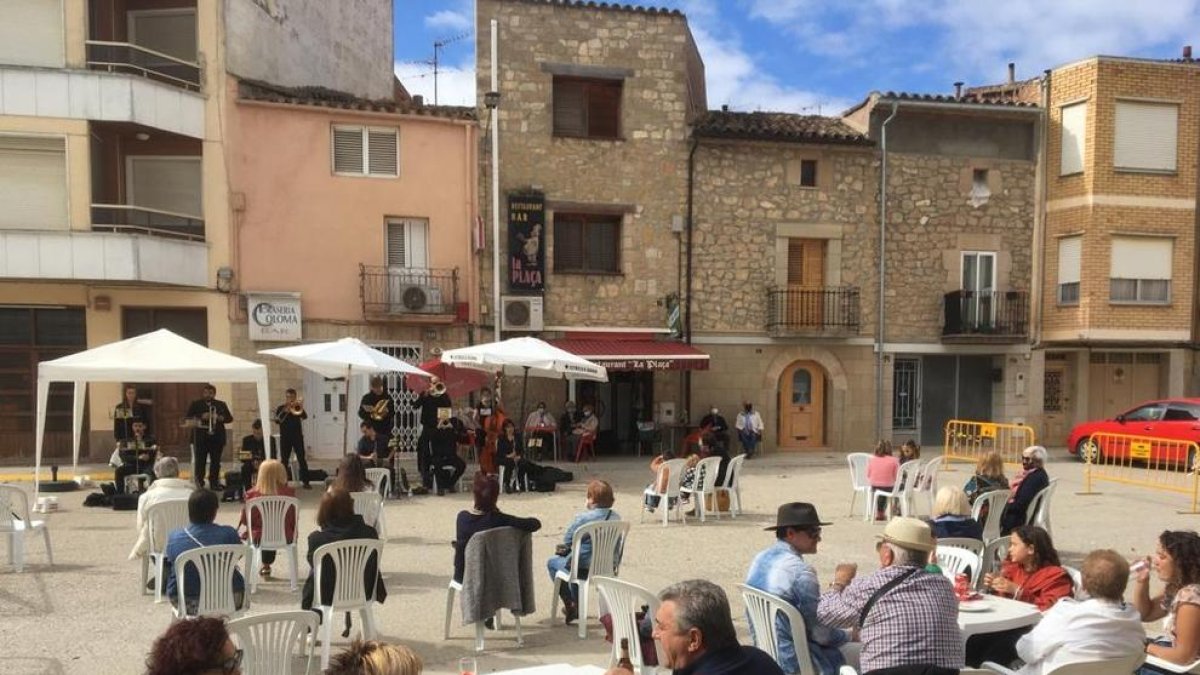 La Cobla Lo Castell de Bellpuig, diumenge a Maials.