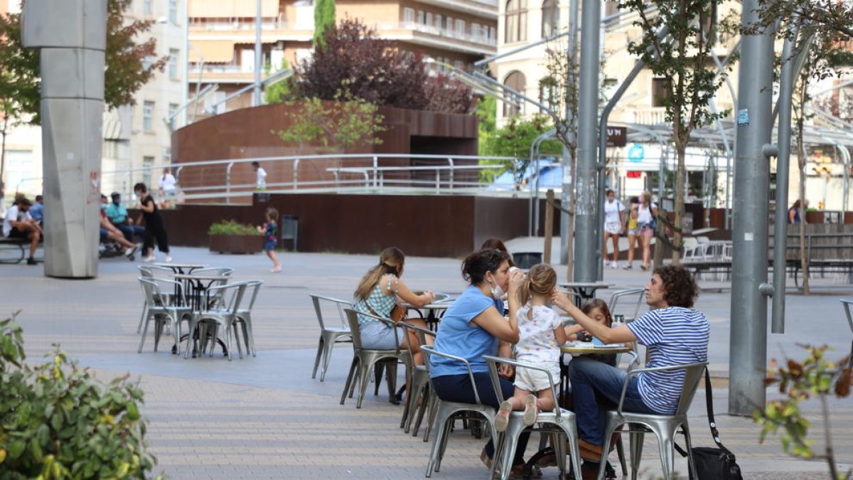 Una de les terrasses de Lleida que veuran aixecar les restriccions a partir de dijous.