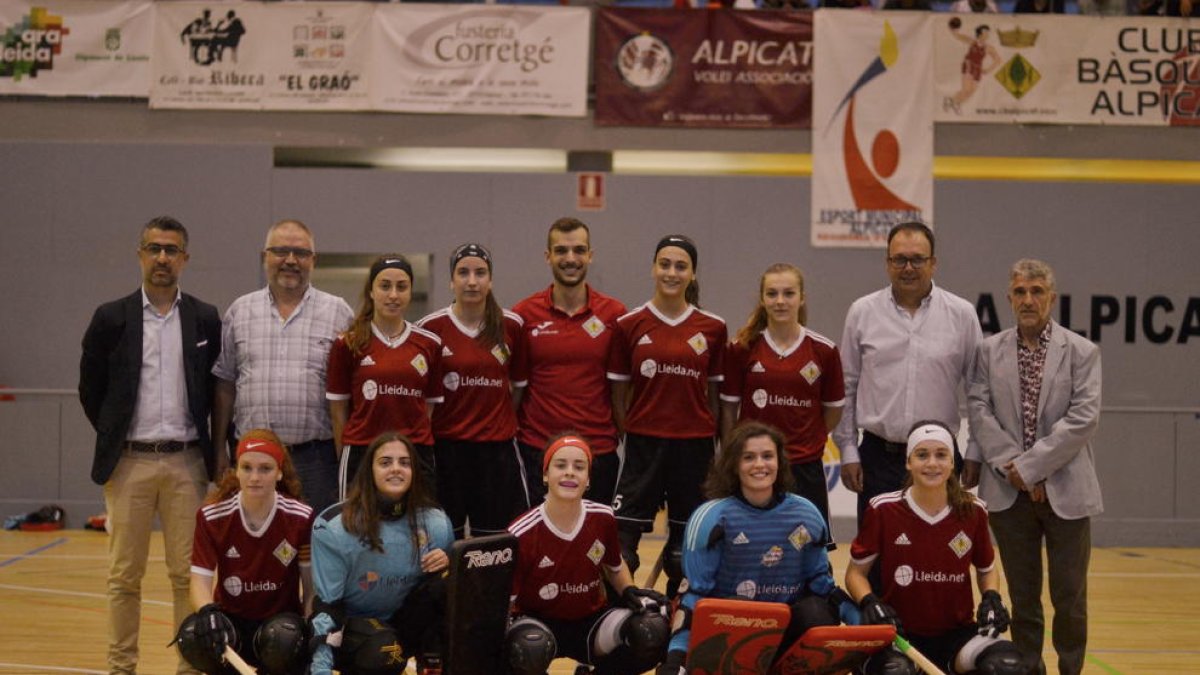 Plantilla del primer equip femení de l’Alpicat, que opta a ascendir a l’OK Lliga.