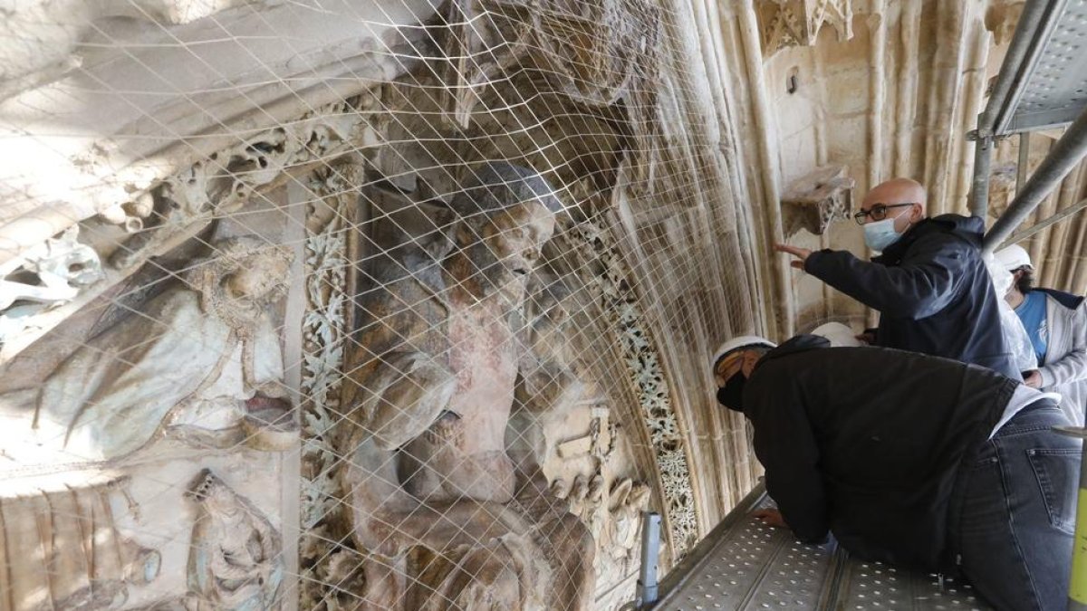 Policromías que han dejado al descubierto las obras de restauración de la Seu Vella de Lleida.