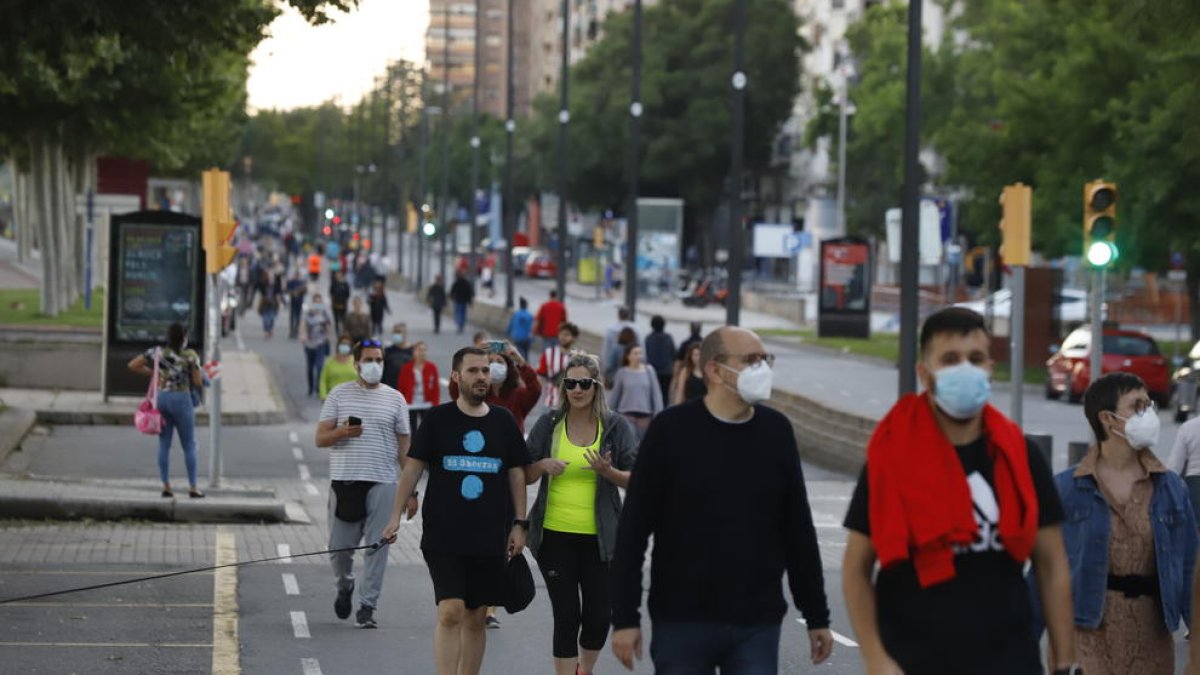 Els lleidatans van aprofitar ahir de forma multitudinària els carrers habilitats per a vianants a la capital.