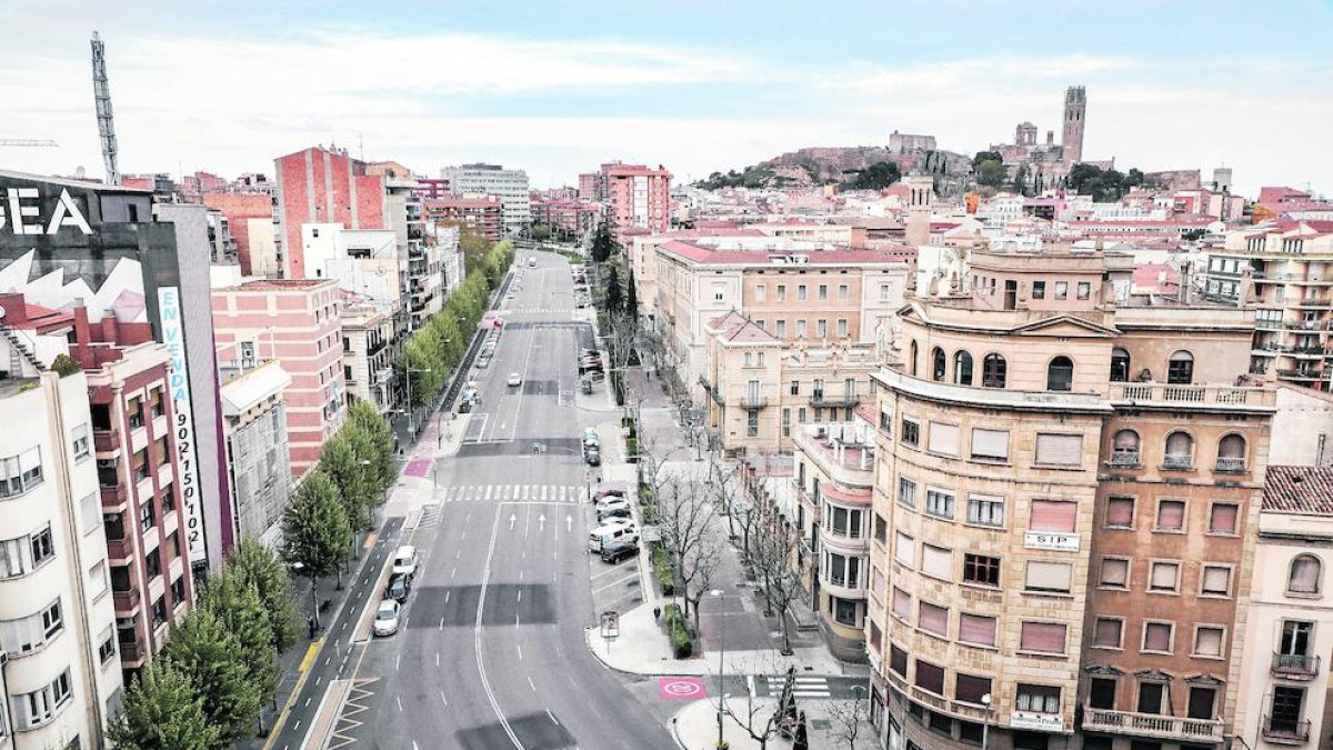 El centro de Lleida desierto en los primeros días de cuarentena. .