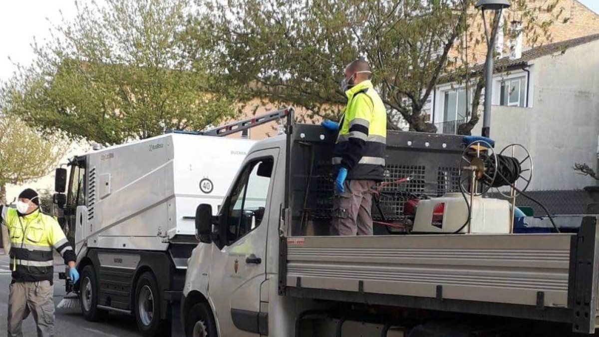 Trabajos de desinfección en Agramunt.