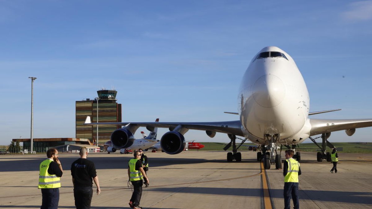 El Boeing 747 de una compañía estadounidense lleva aparcado en Alguaire desde el pasado febrero.