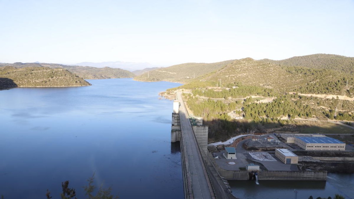 Imagen de la presa del pantano de Rialb, que abastece al Canal d’Urgell y al Segarra-Garrigues. 