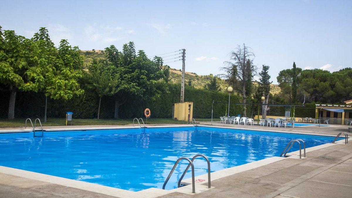 Vista general de la piscina en la que se reducirá la profundidad. 