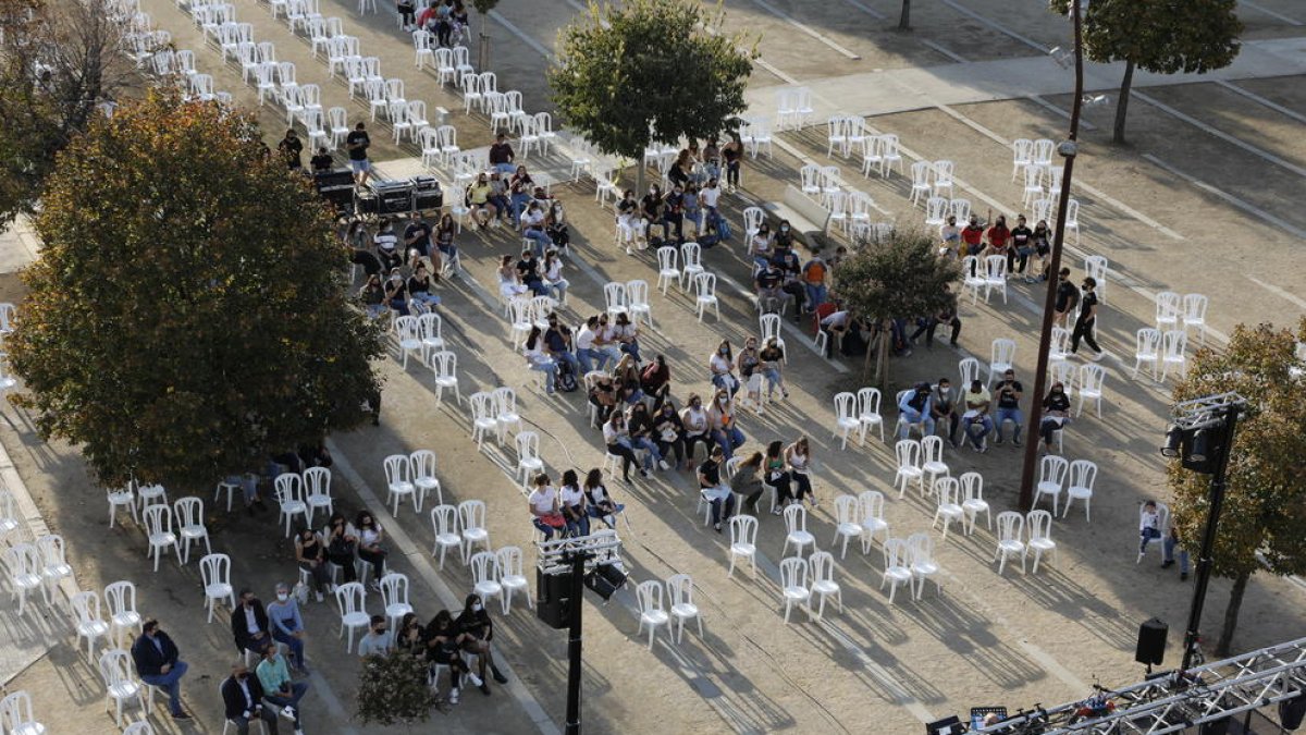 La festa de benvinguda dels alumnes de la UdL, amb totes les mesures de seguretat.