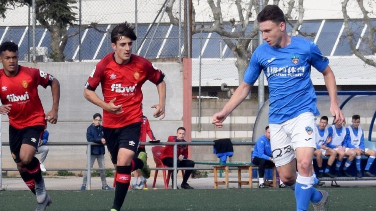 Una acció del partit d’ahir entre Lleida i Mallorca.